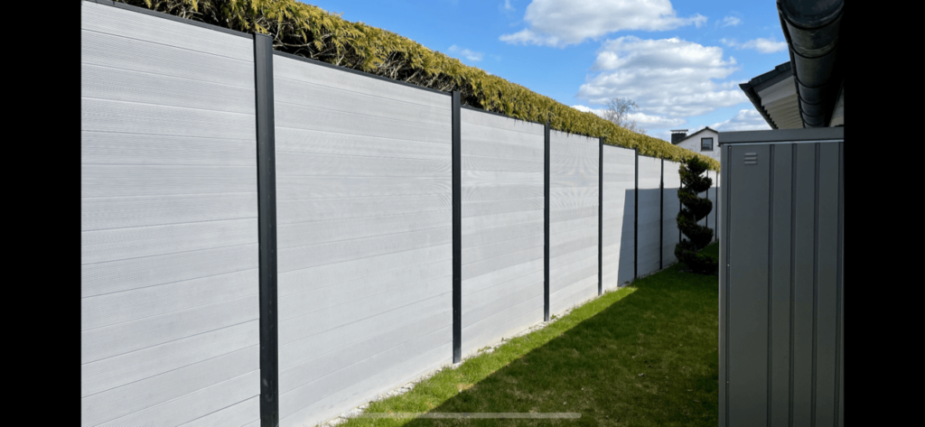 5.10(2) Zaun aus WPC-Beplankung und Aluminium