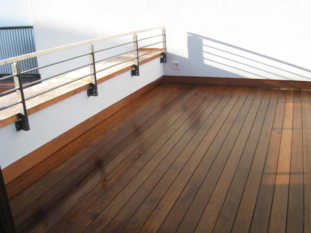 5.11 Terrassenbelag aus Teakholz